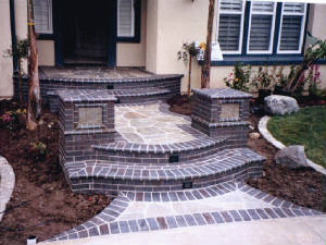 webassets/blackbrickentryway.JPG