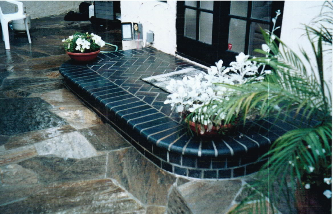 webassets/blackbrickentryway.JPG